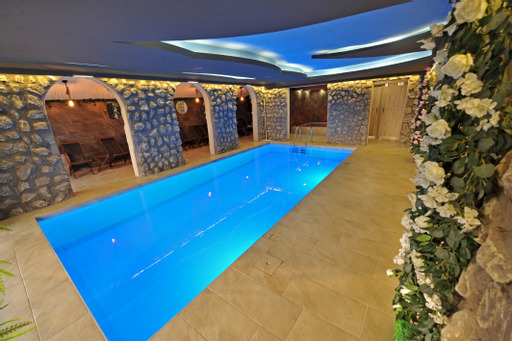 SPA centar zatvoreni bazen indoor pool